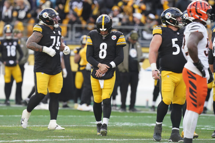 Steelers Run Past Bengals 34-12, But Lose Rodgers to Hand Injury